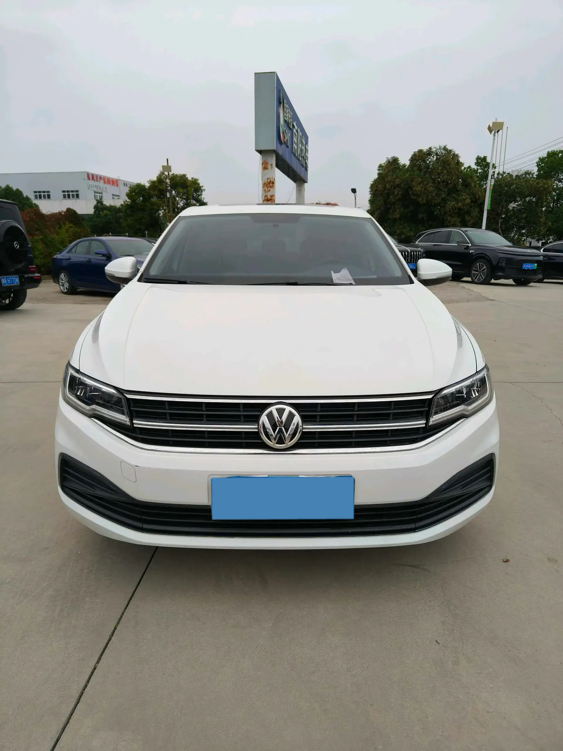 2019 VOLKSWAGEN BORA thumbnail 2