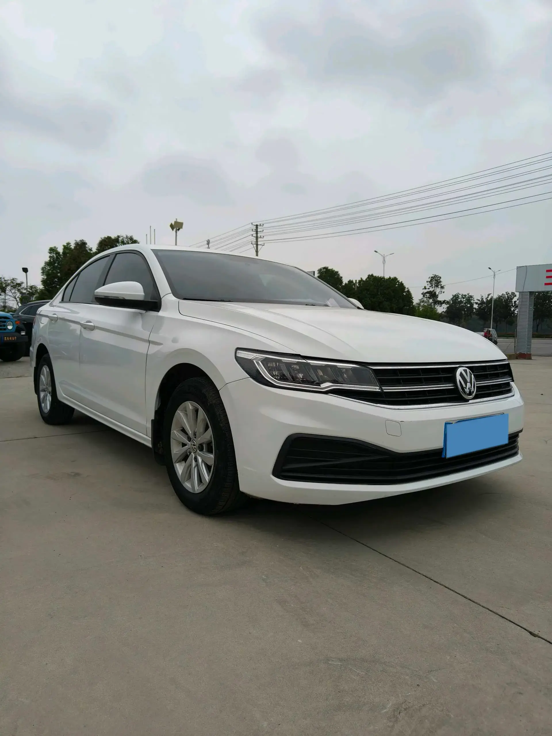 2019 VOLKSWAGEN BORA thumbnail 3