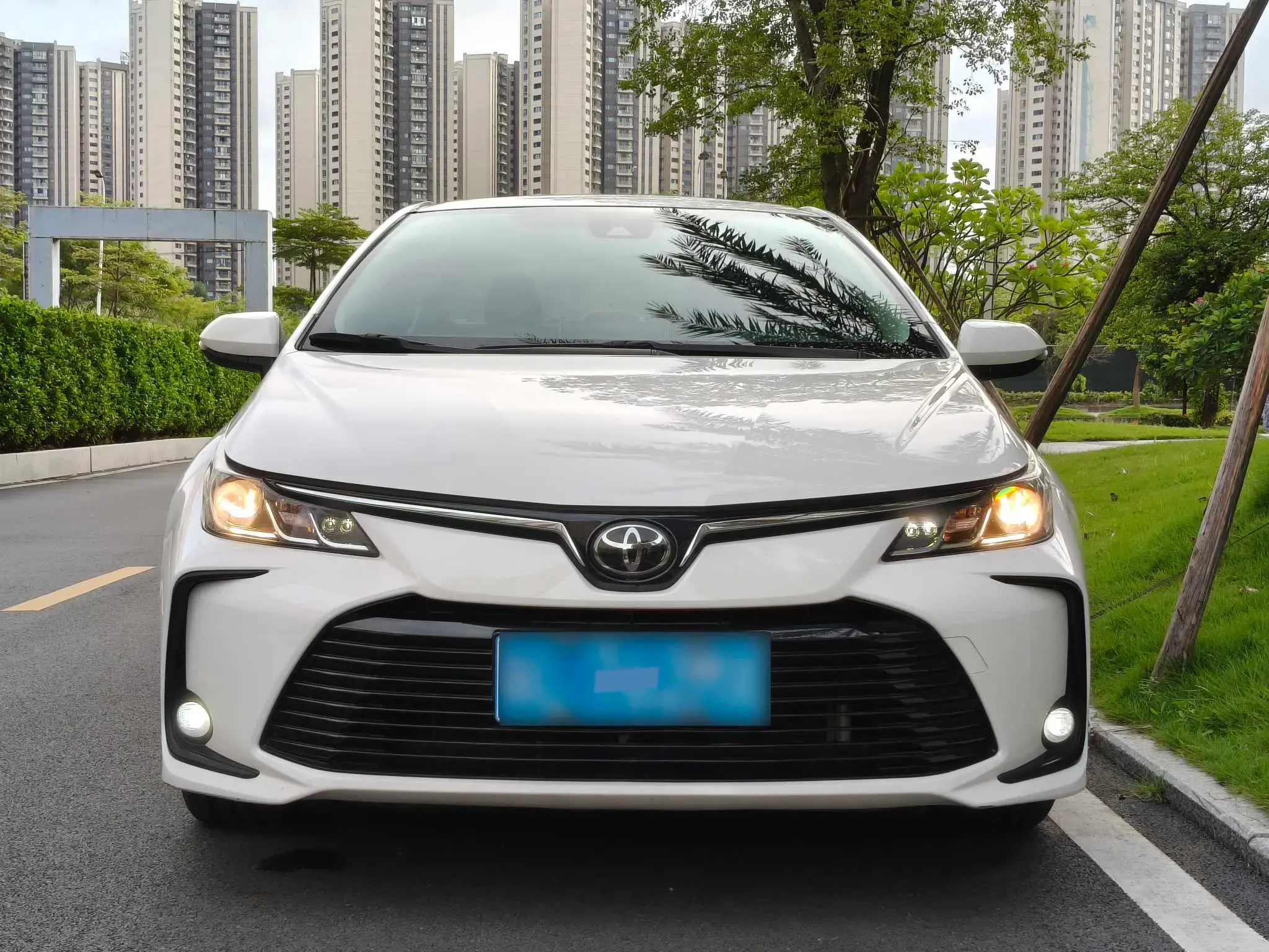 2021 TOYOTA COROLLA thumbnail 3