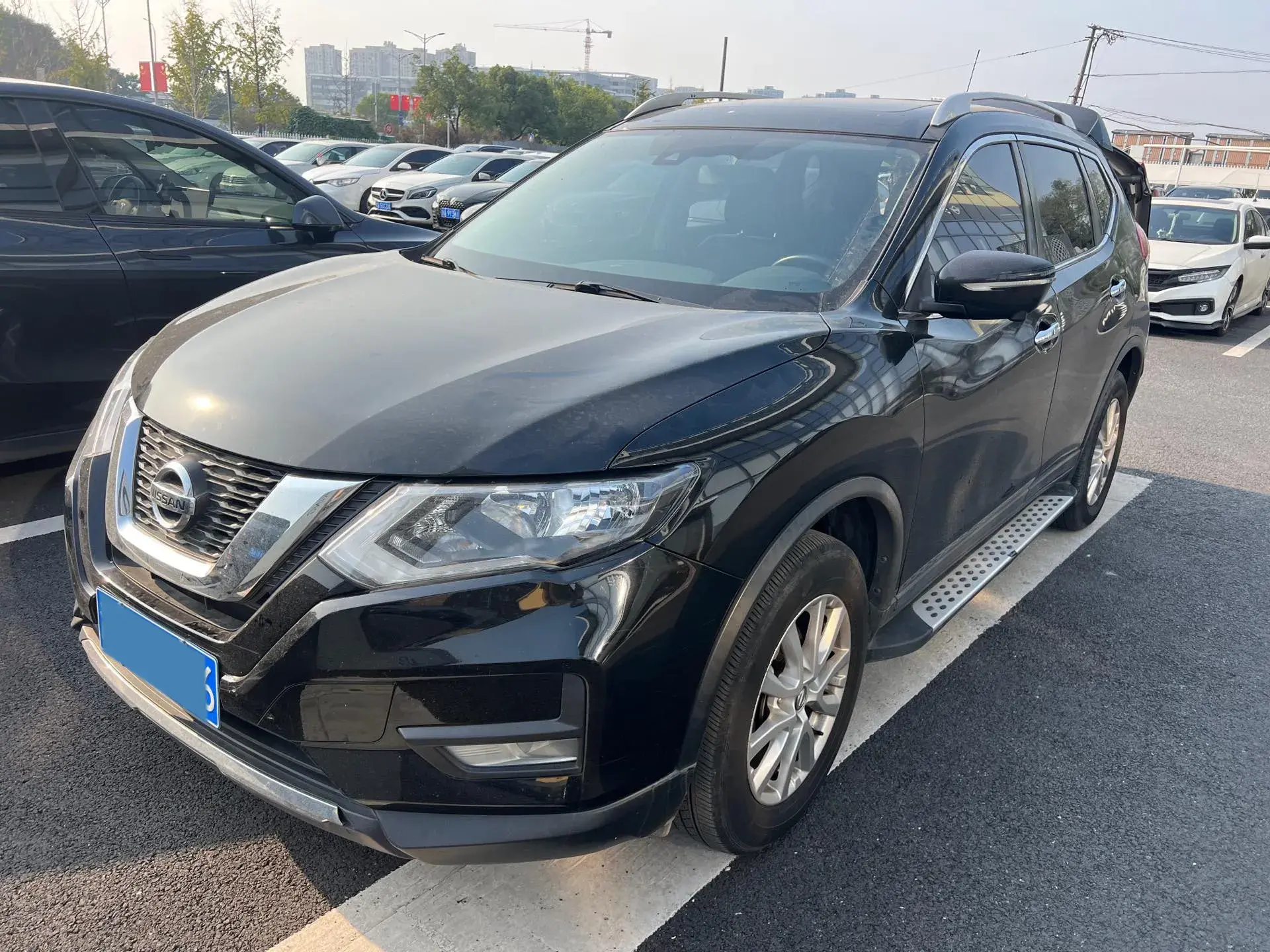 2021 NISSAN X-TRAIL view 1