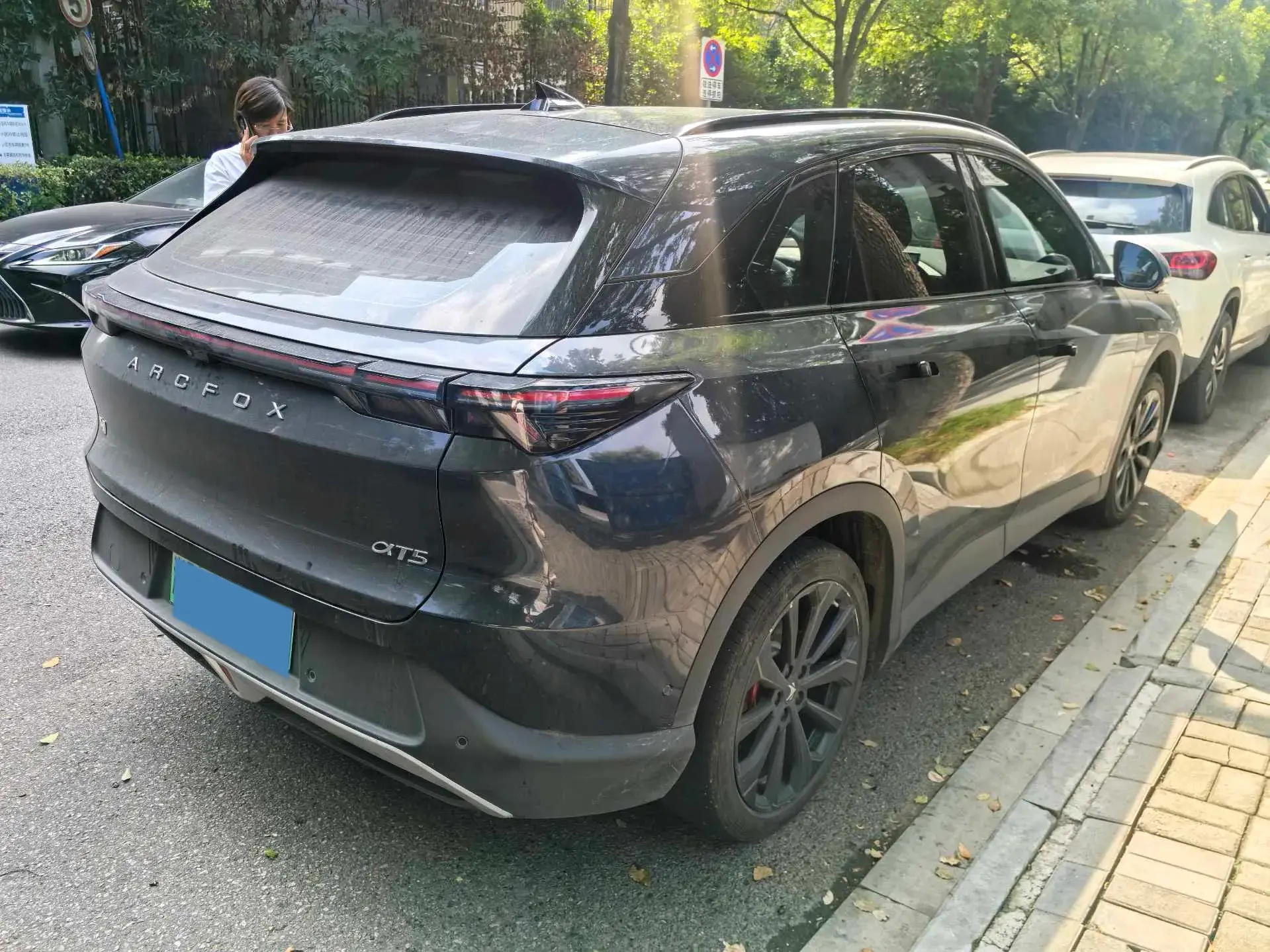 2024 ARCFOX ΑT5 thumbnail 4