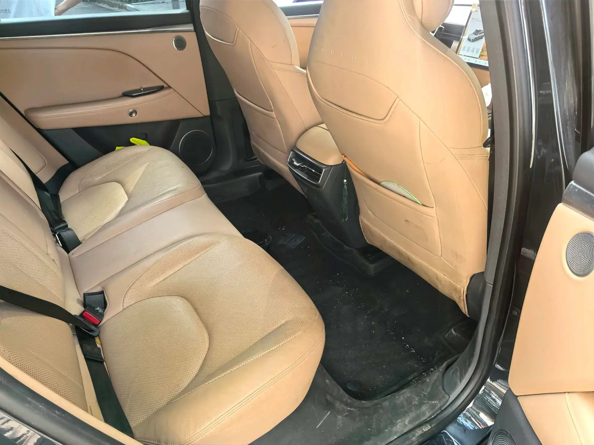 2024 ARCFOX ΑT5 thumbnail 3