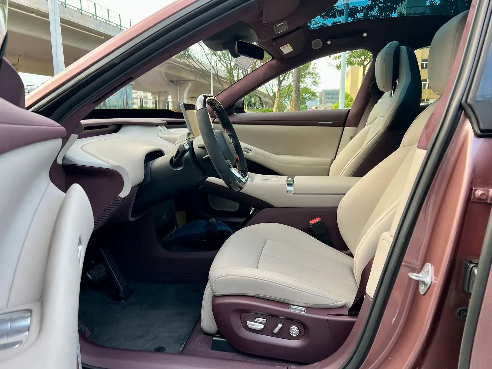 2025 MI YU7 thumbnail 4