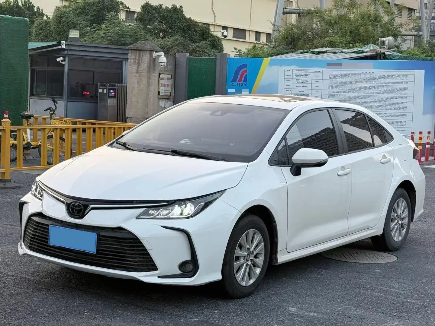 2021 TOYOTA COROLLA view 1