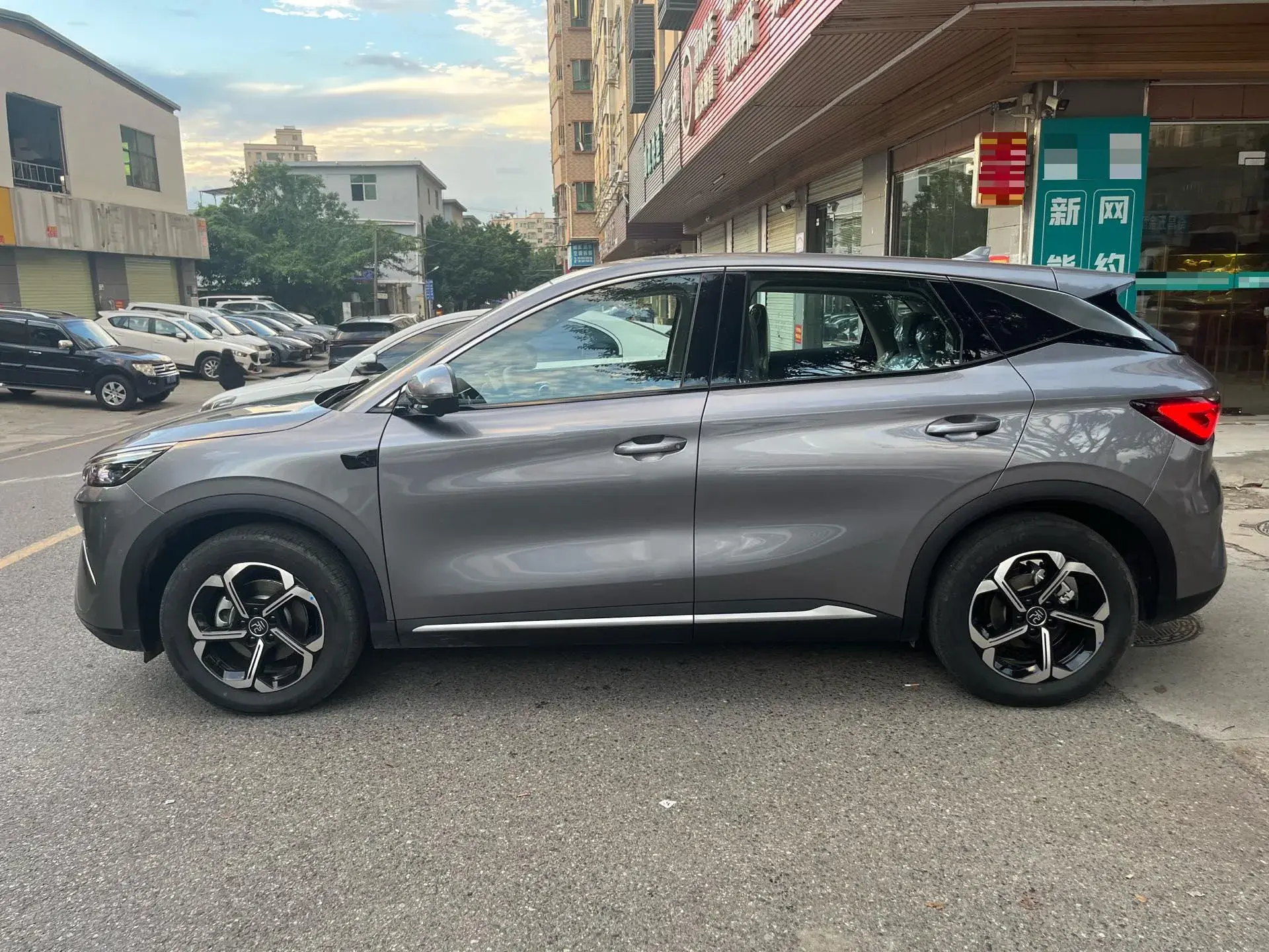 2024 BYD YUAN thumbnail 4