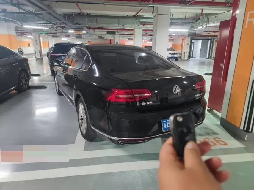 2018 VOLKSWAGEN MAGOTAN thumbnail 2