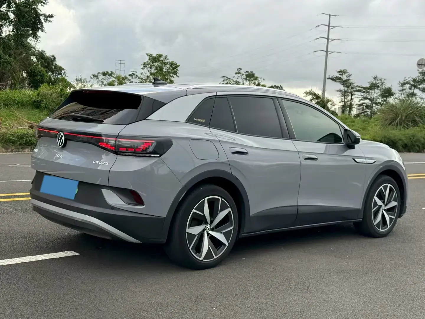 2021 VOLKSWAGEN ID.4 thumbnail 4