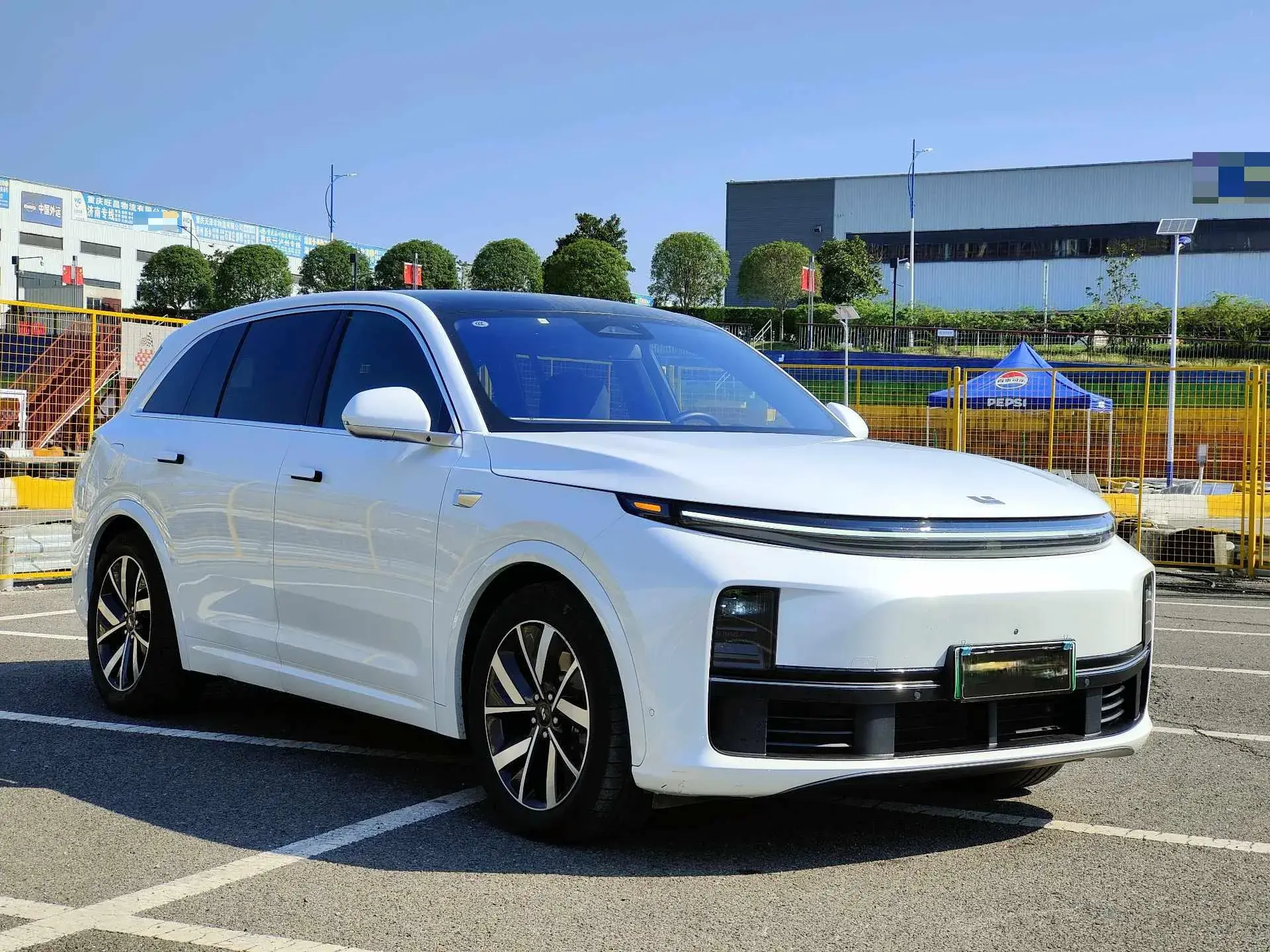 2023 LI L7 thumbnail 2