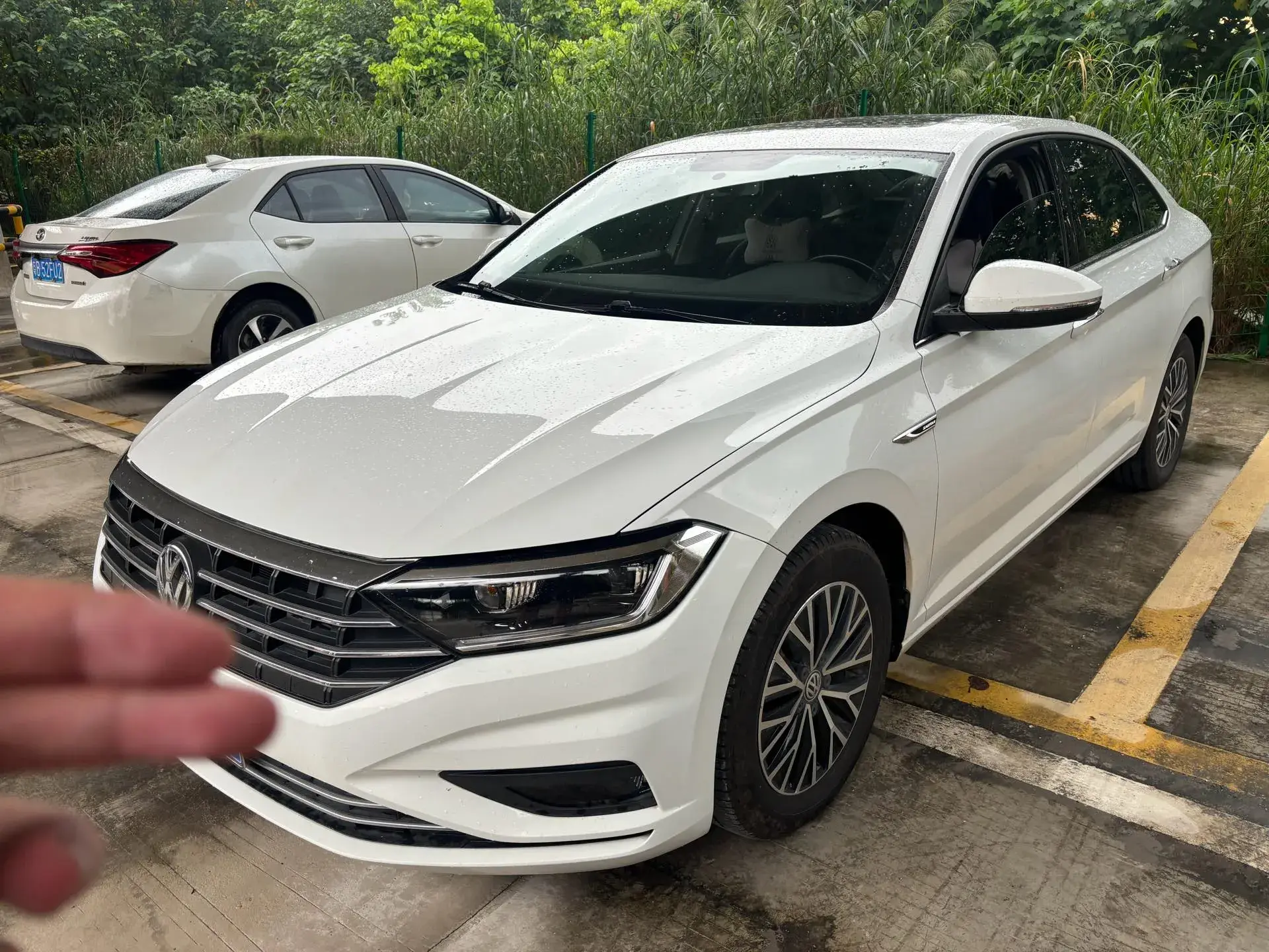 2019 VOLKSWAGEN SAGITAR view 1