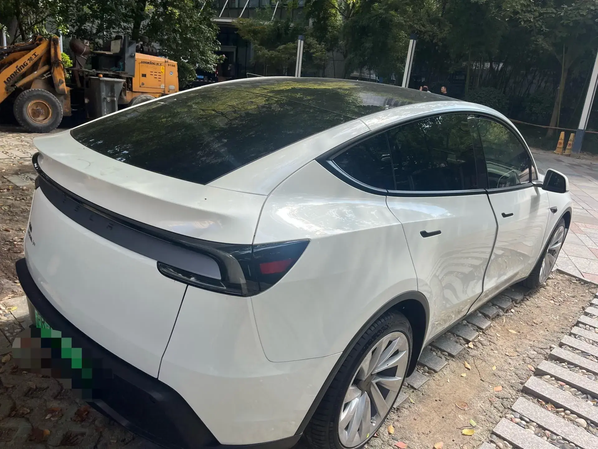 2025 TESLA MODEL thumbnail 3