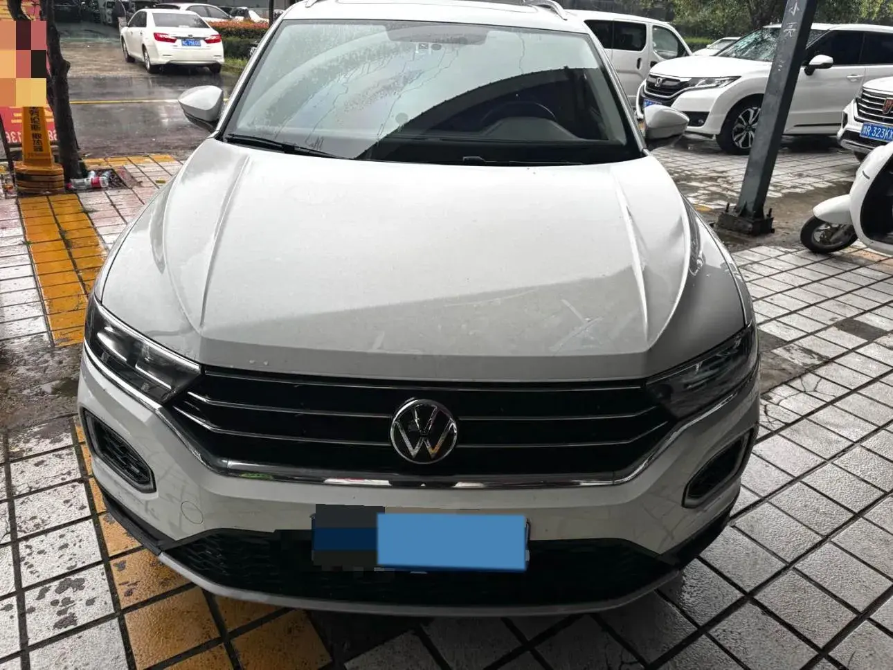 2021 VOLKSWAGEN T-ROC thumbnail 2
