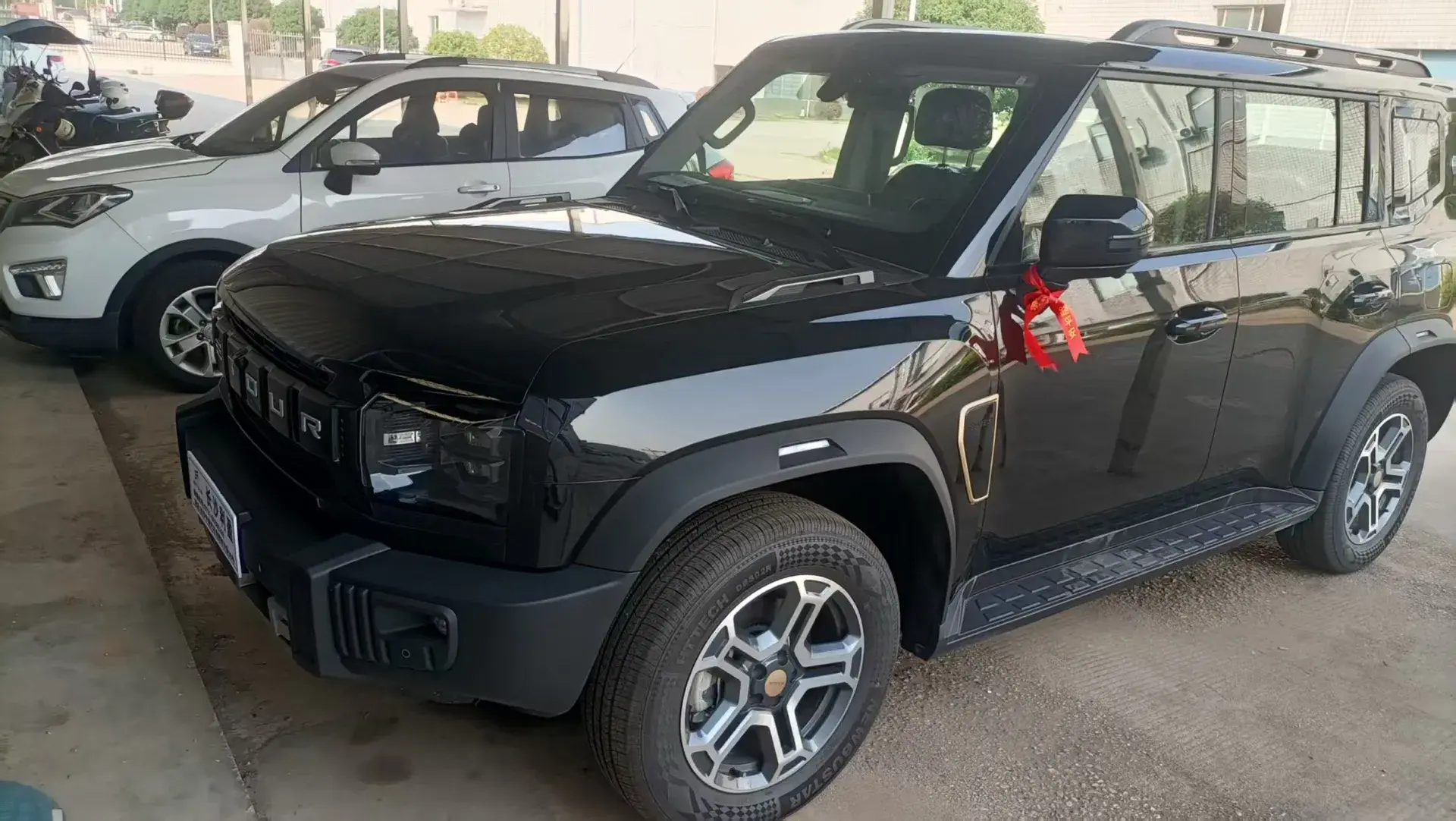 2025 JETOUR TRAVELLER view 1