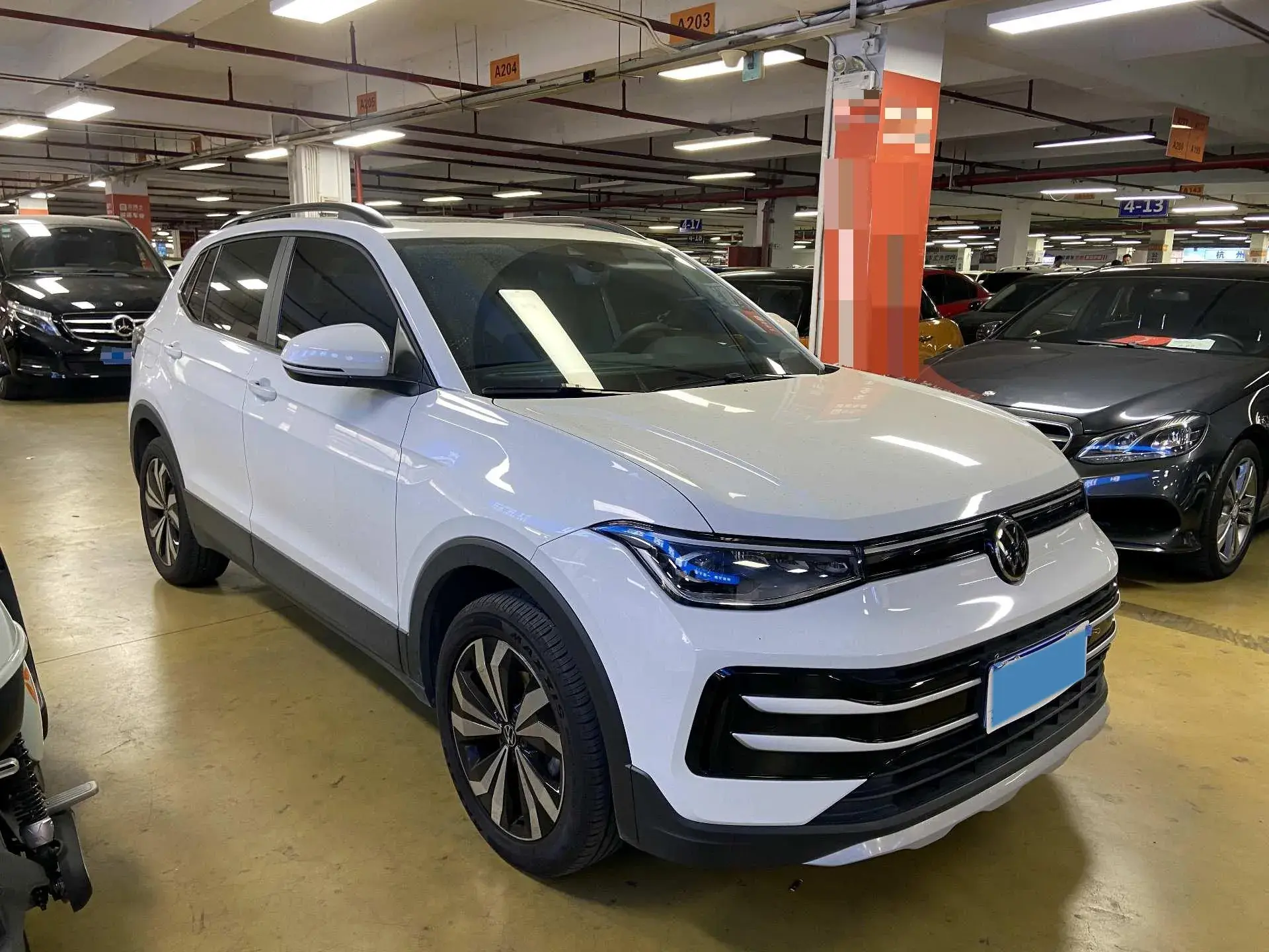 2025 VOLKSWAGEN THARU thumbnail 3