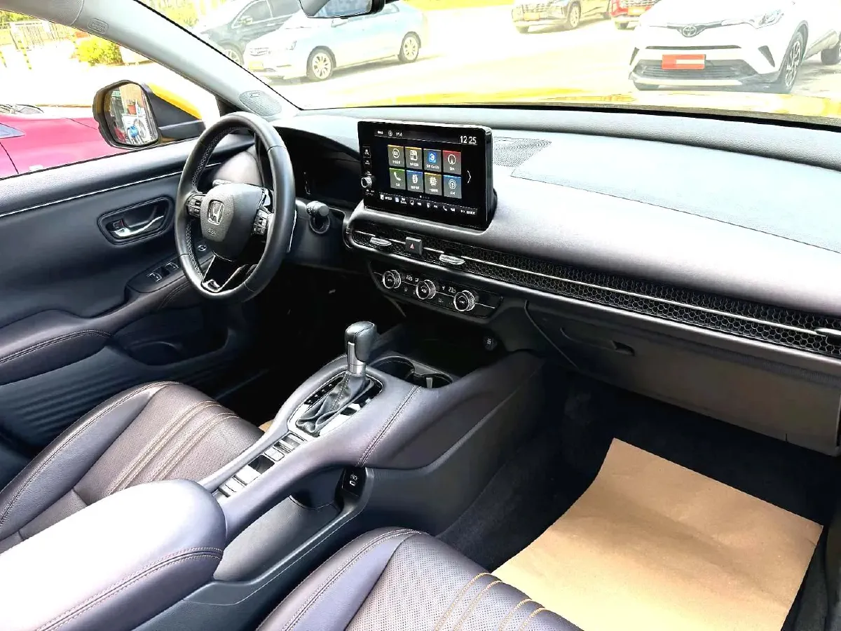 2022 Honda ZR-V 1.5T 182HP L4 CVT,autocango,china used car exporter,china ev exporter,chinese used car exporter,chinese used ev exporter