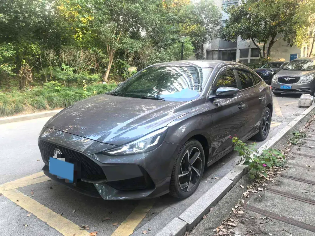 2021 MG 5 view 1