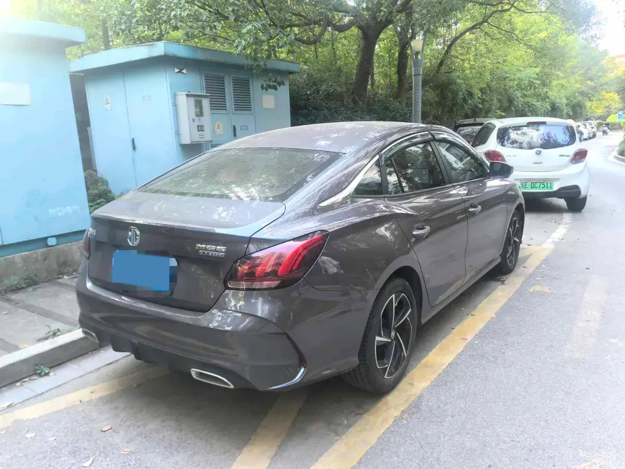 2021 MG 5 thumbnail 3