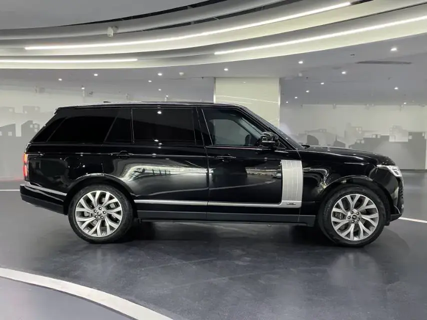 2021 LAND ROVER thumbnail 4