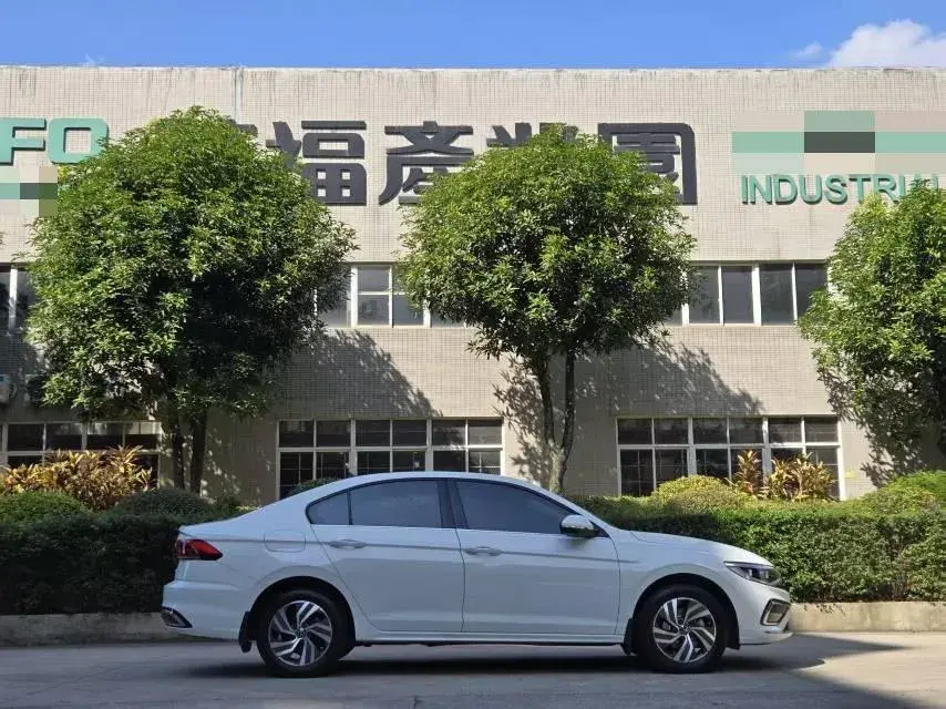 2023 VOLKSWAGEN BORA thumbnail 3