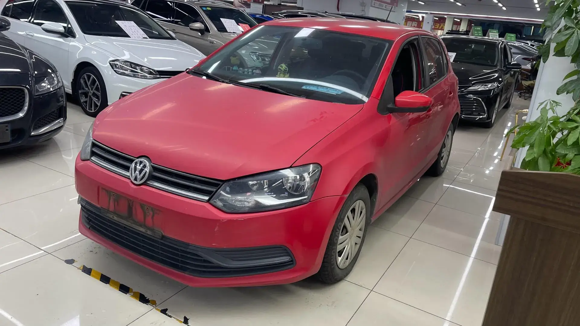 2016 VOLKSWAGEN POLO view 1