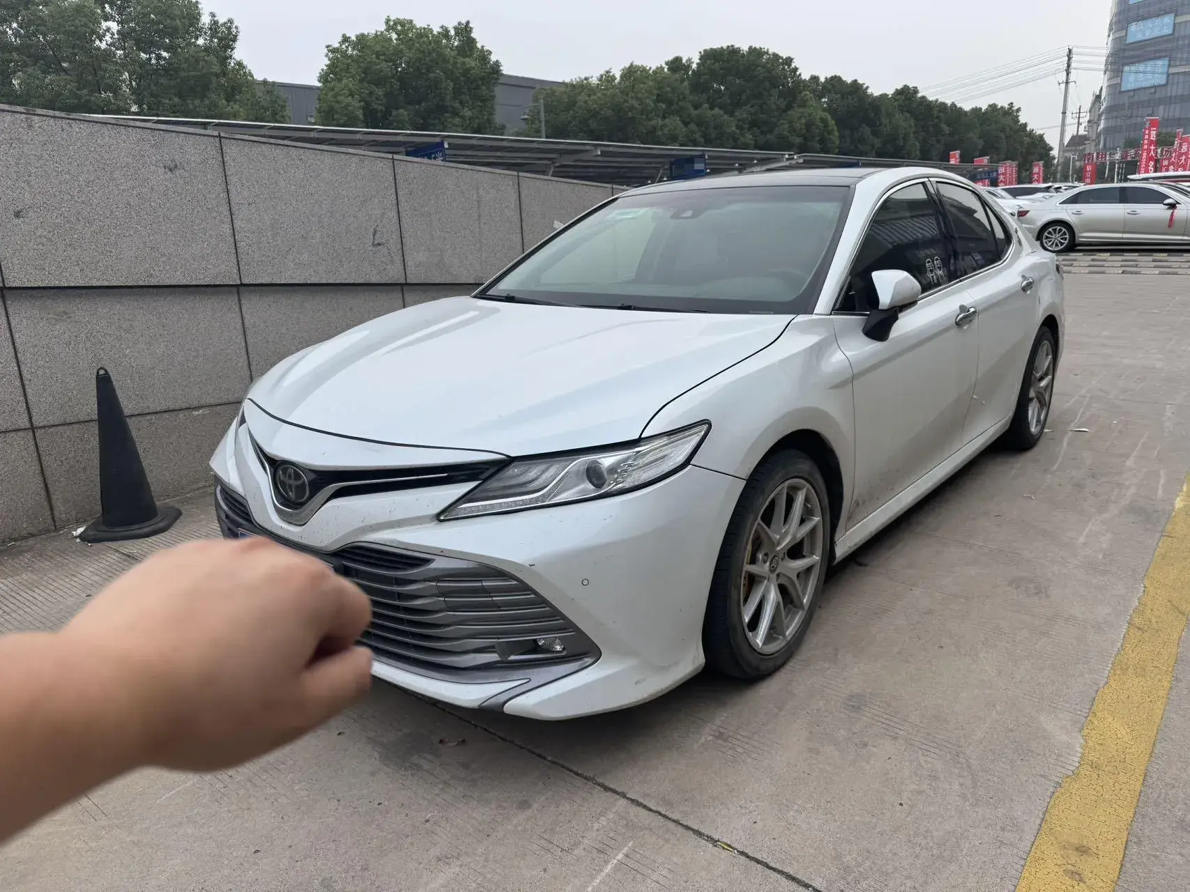 2019 TOYOTA CAMRY view 1