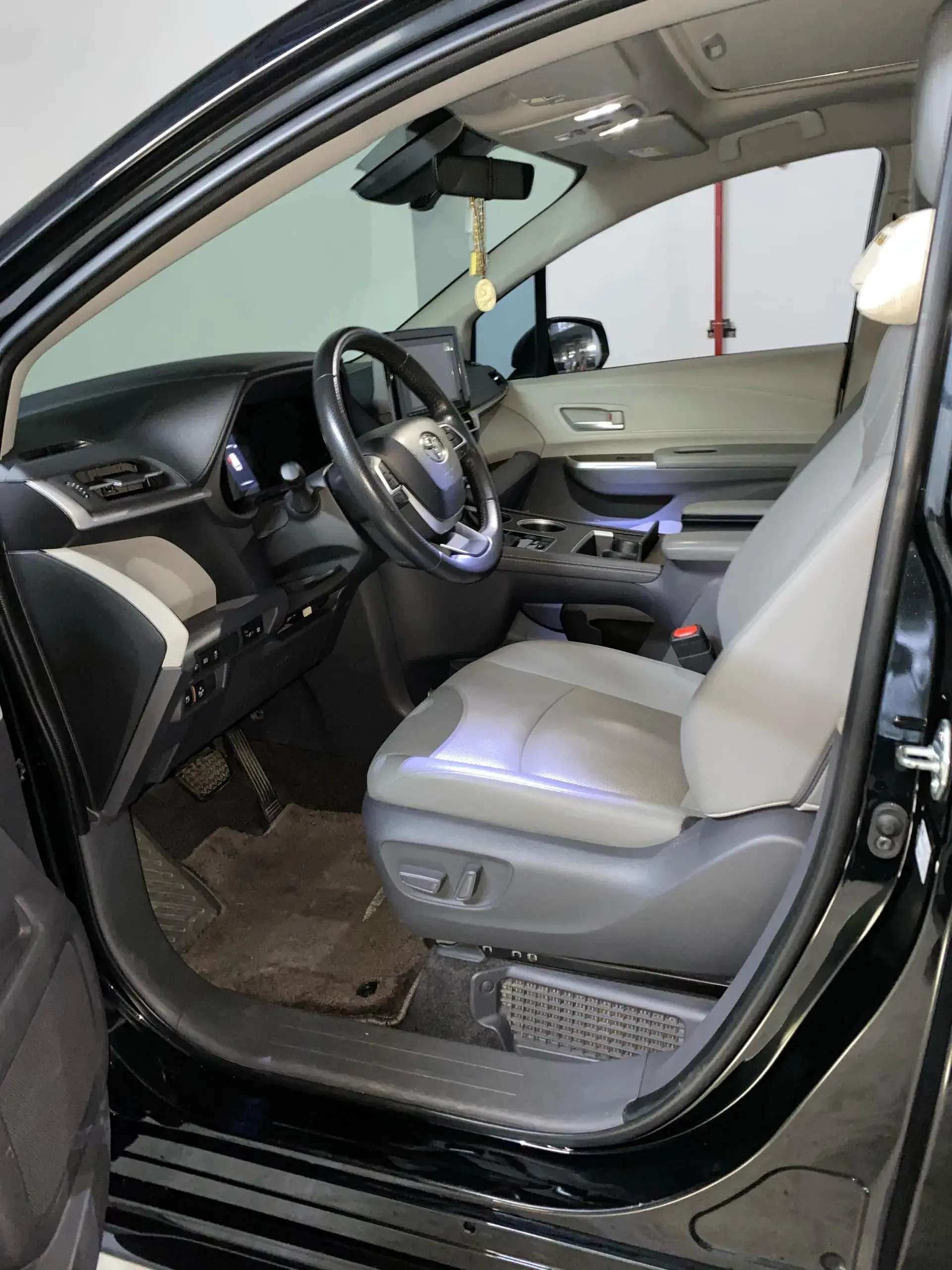 2024 TOYOTA SIENNA thumbnail 4