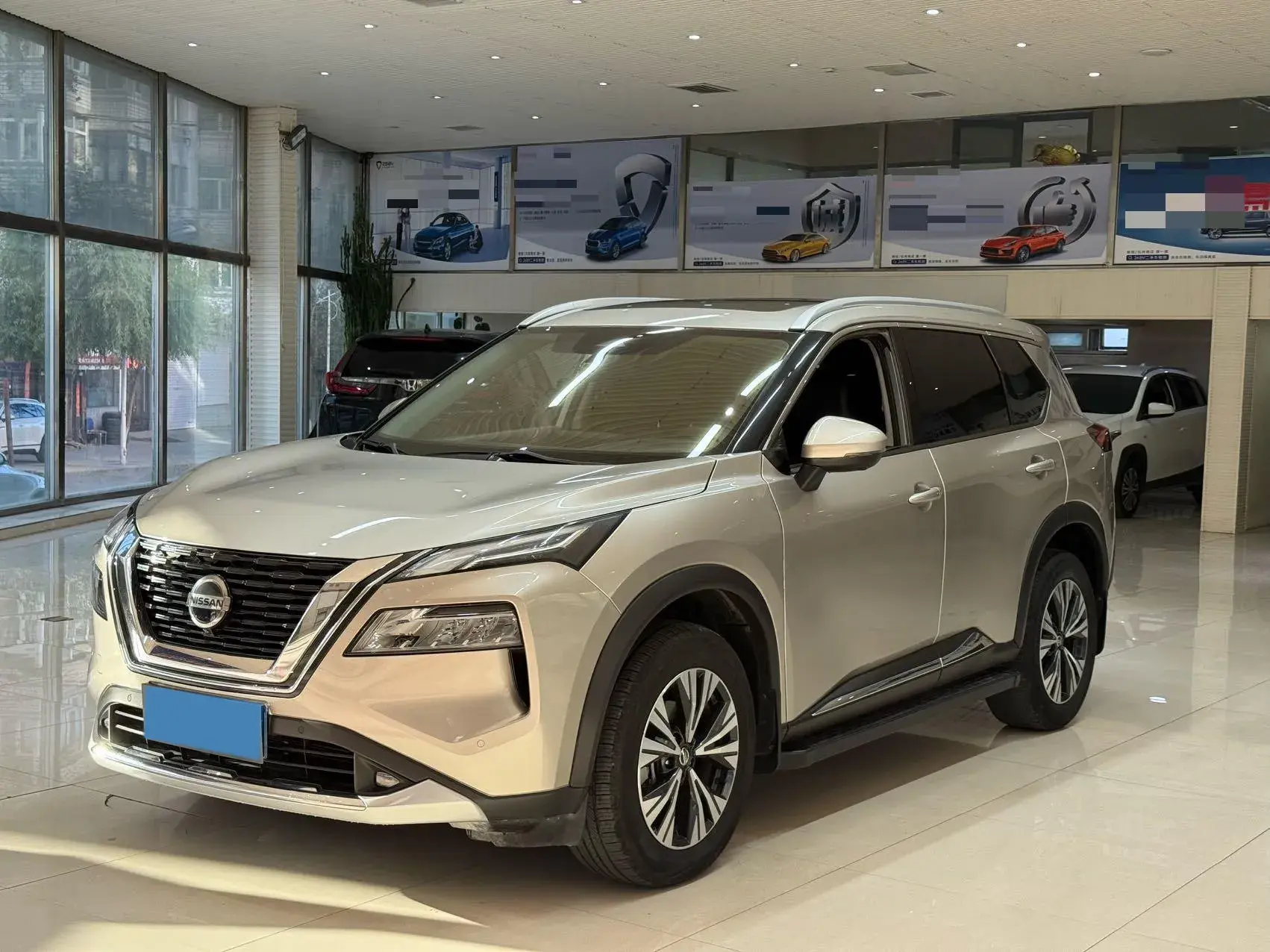 2021 NISSAN X-TRAIL view 1