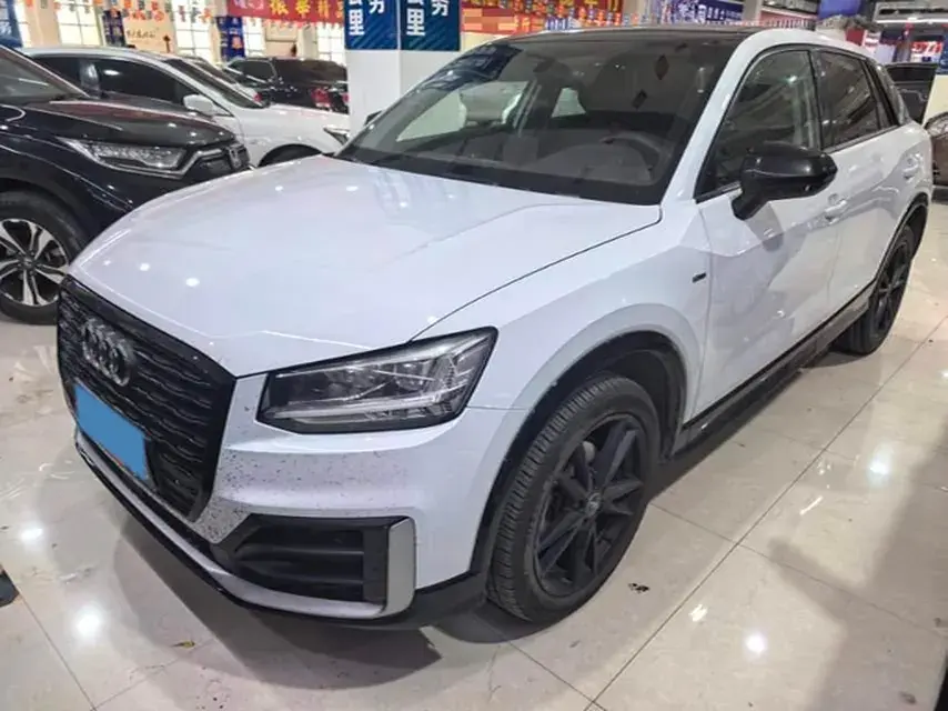 2021 AUDI Q2L view 1