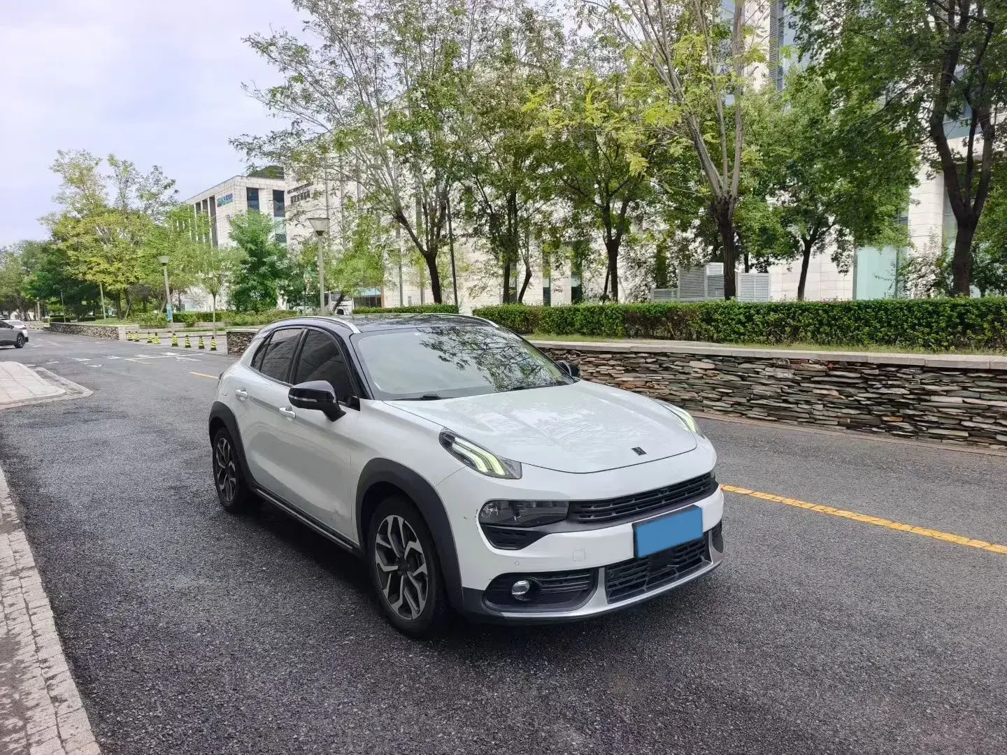 2018 LYNK&CO 02 thumbnail 4