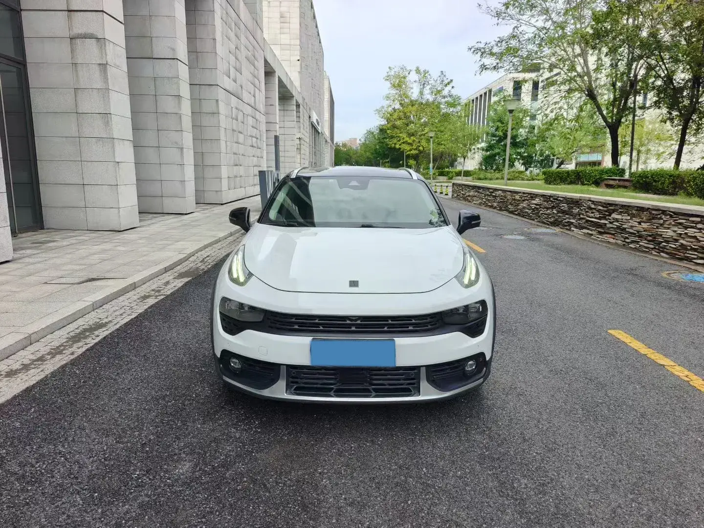 2018 LYNK&CO 02 thumbnail 2