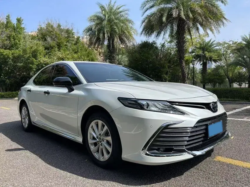 2023 TOYOTA CAMRY thumbnail 3