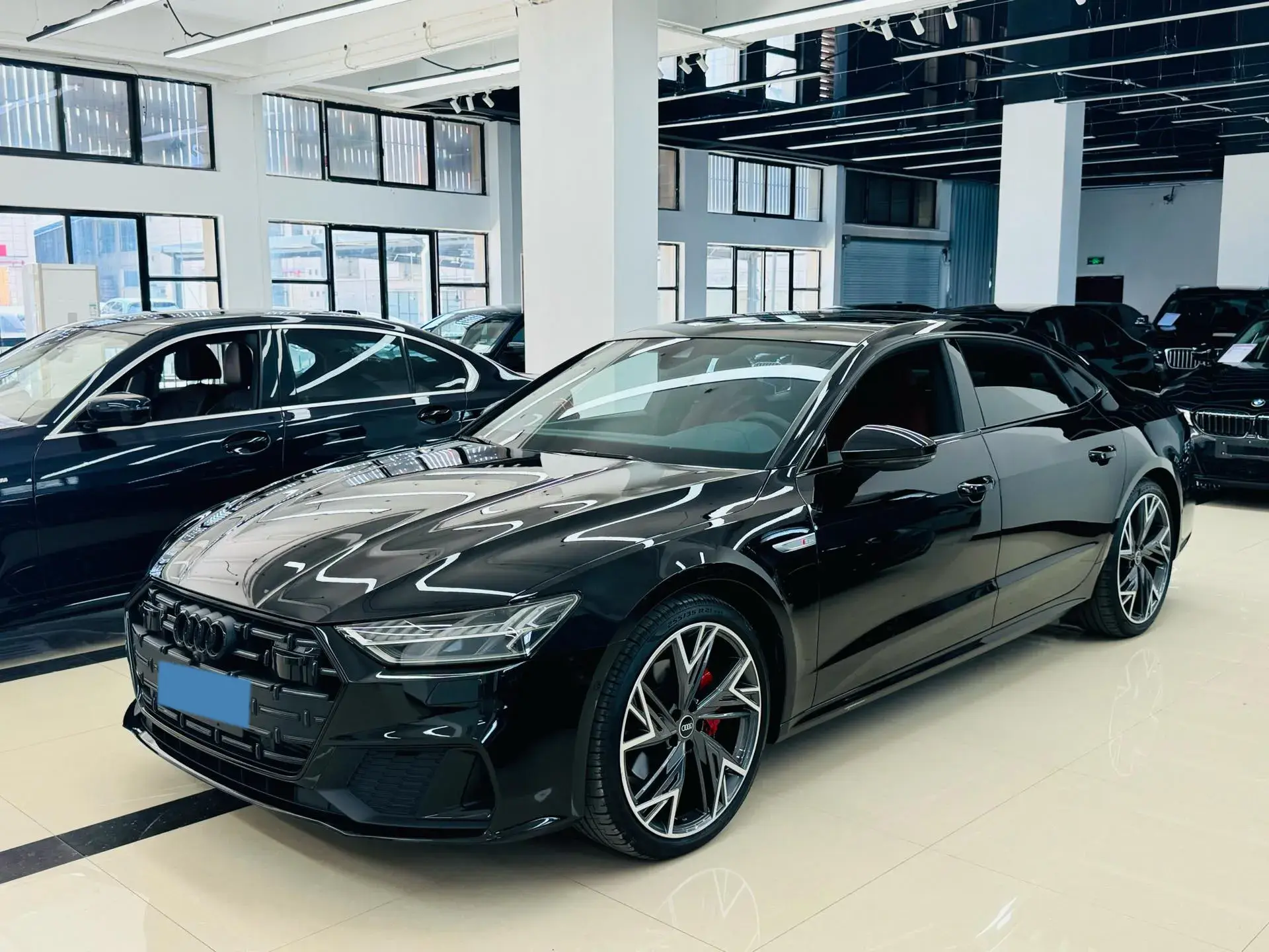 2023 AUDI A7L view 1