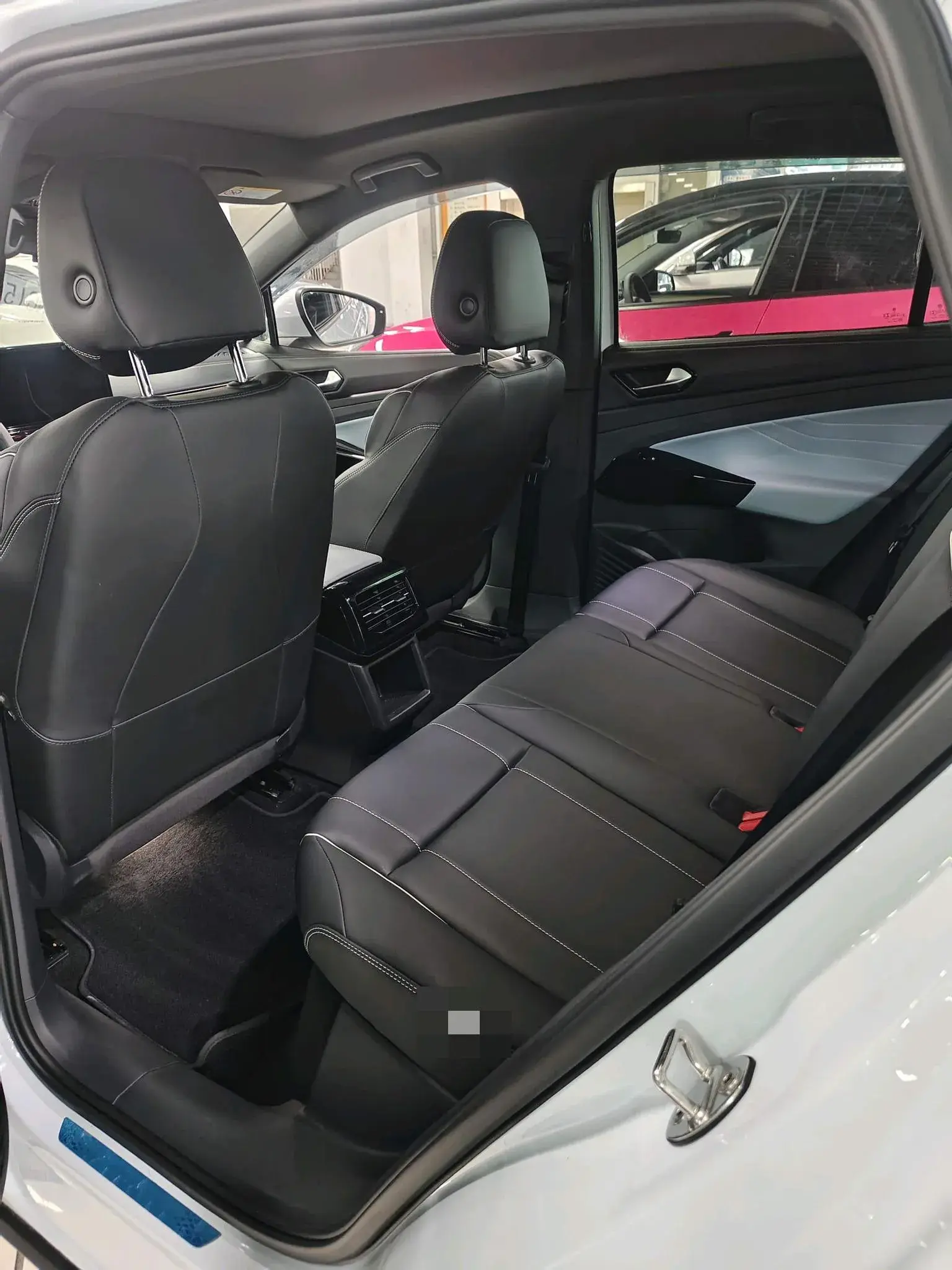 2022 VOLKSWAGEN ID.4 thumbnail 4