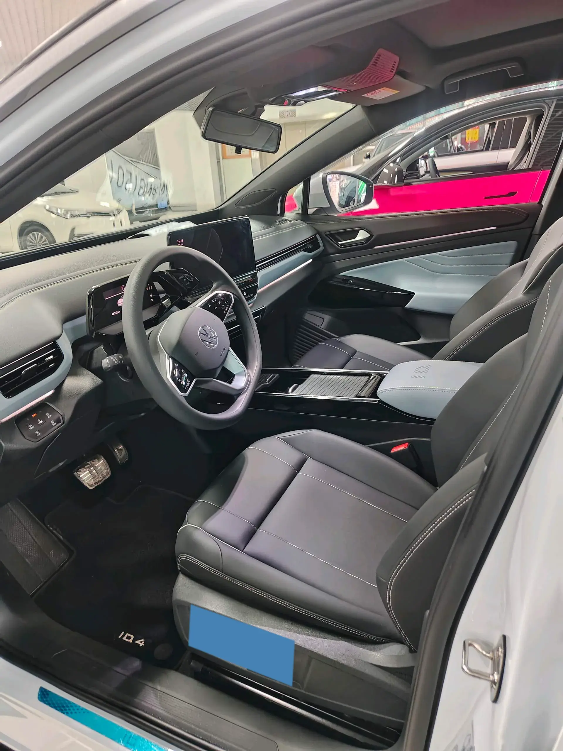 2022 VOLKSWAGEN ID.4 thumbnail 3