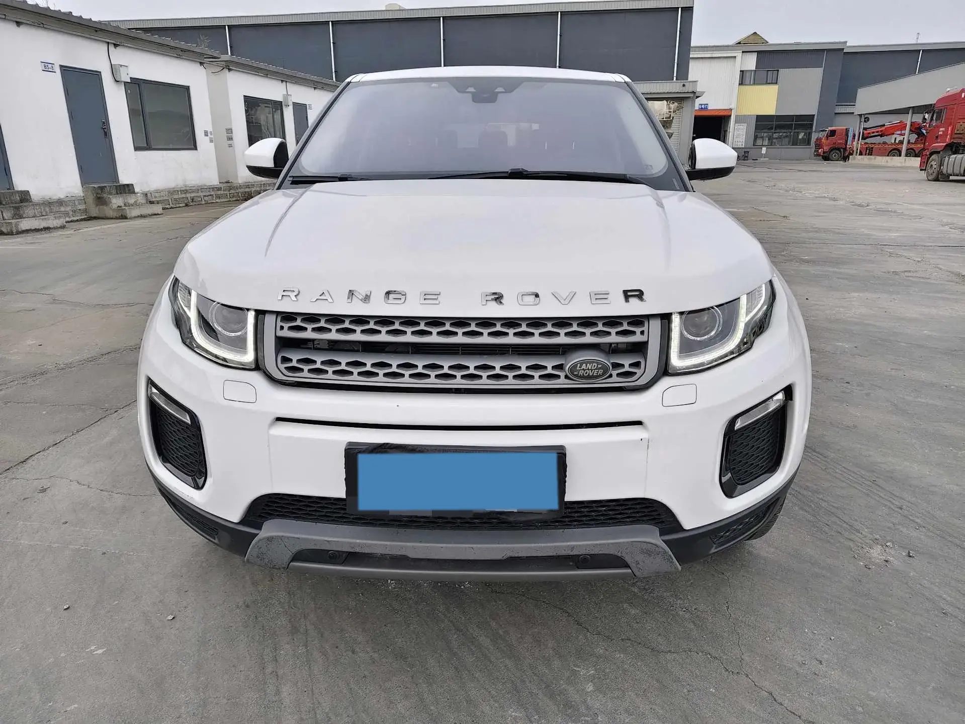 2018 LAND ROVER thumbnail 2