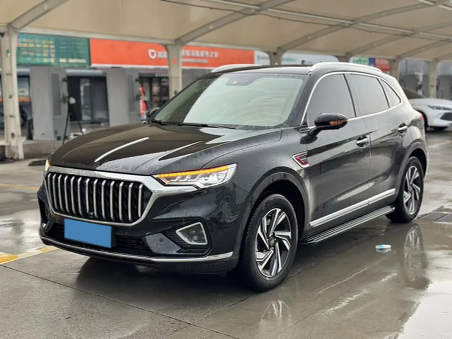 2022 HONGQI HS5 view 1