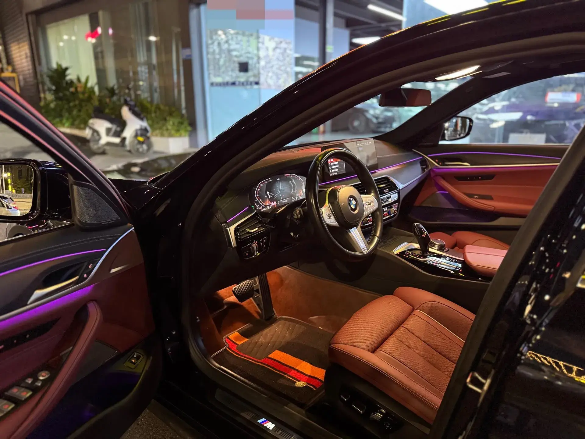 2022 BMW 5 thumbnail 4