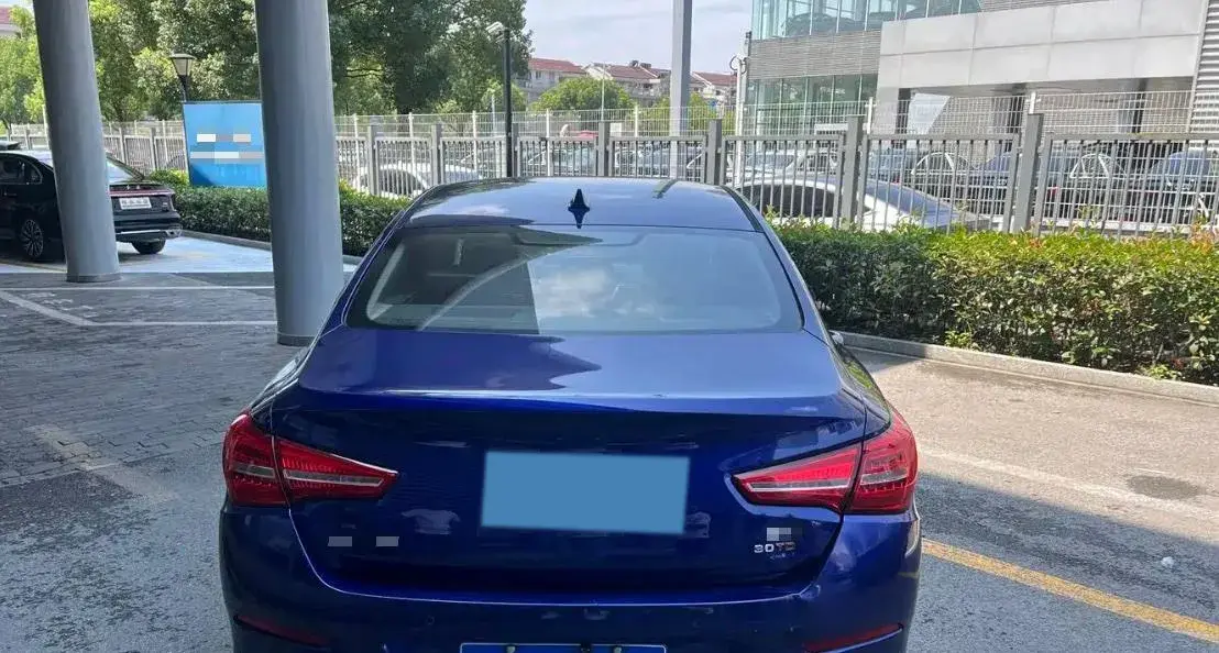 2020 HONGQI H5 thumbnail 2