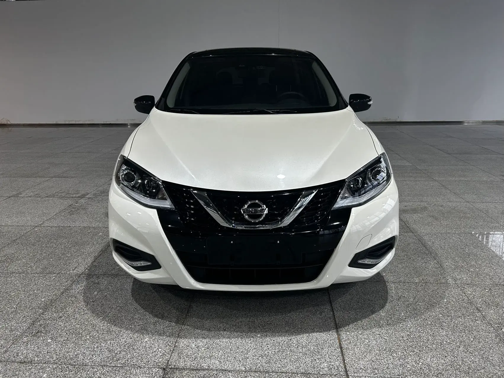 2021 NISSAN TIIDA thumbnail 2