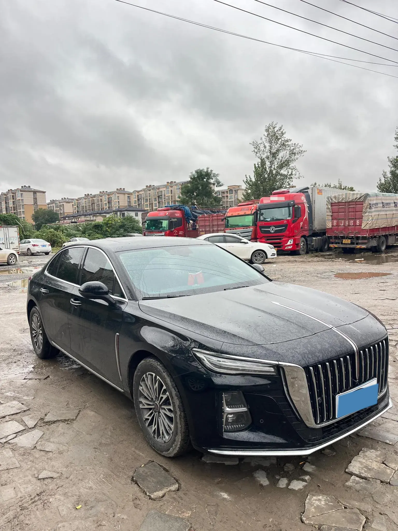 2025 HONGQI H5 thumbnail 2