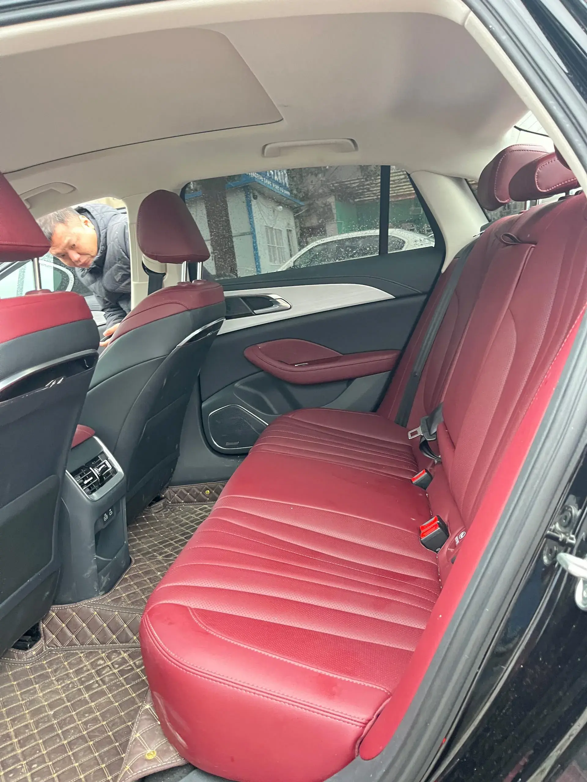 2025 HONGQI H5 thumbnail 3