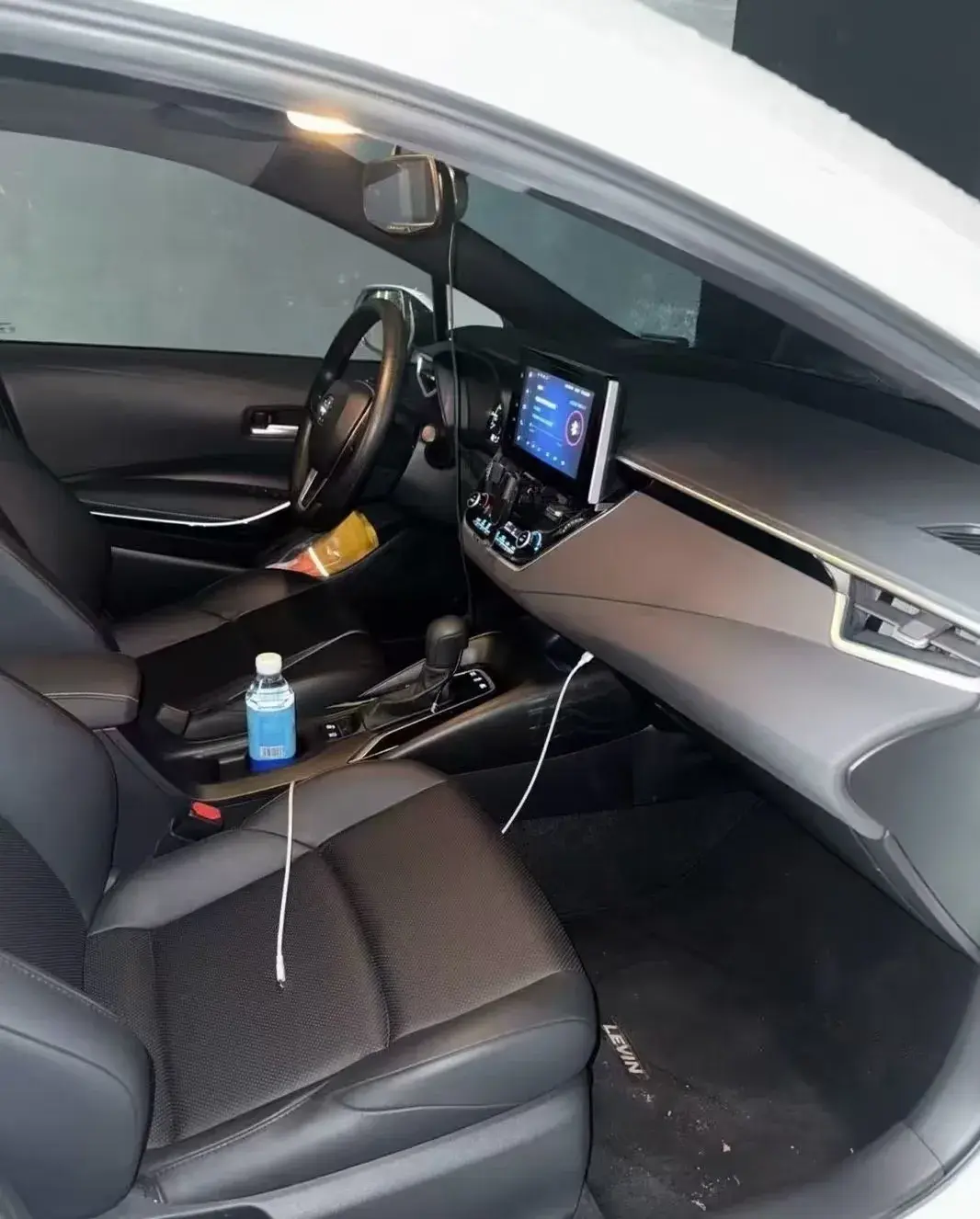 2021 TOYOTA COROLLA thumbnail 4