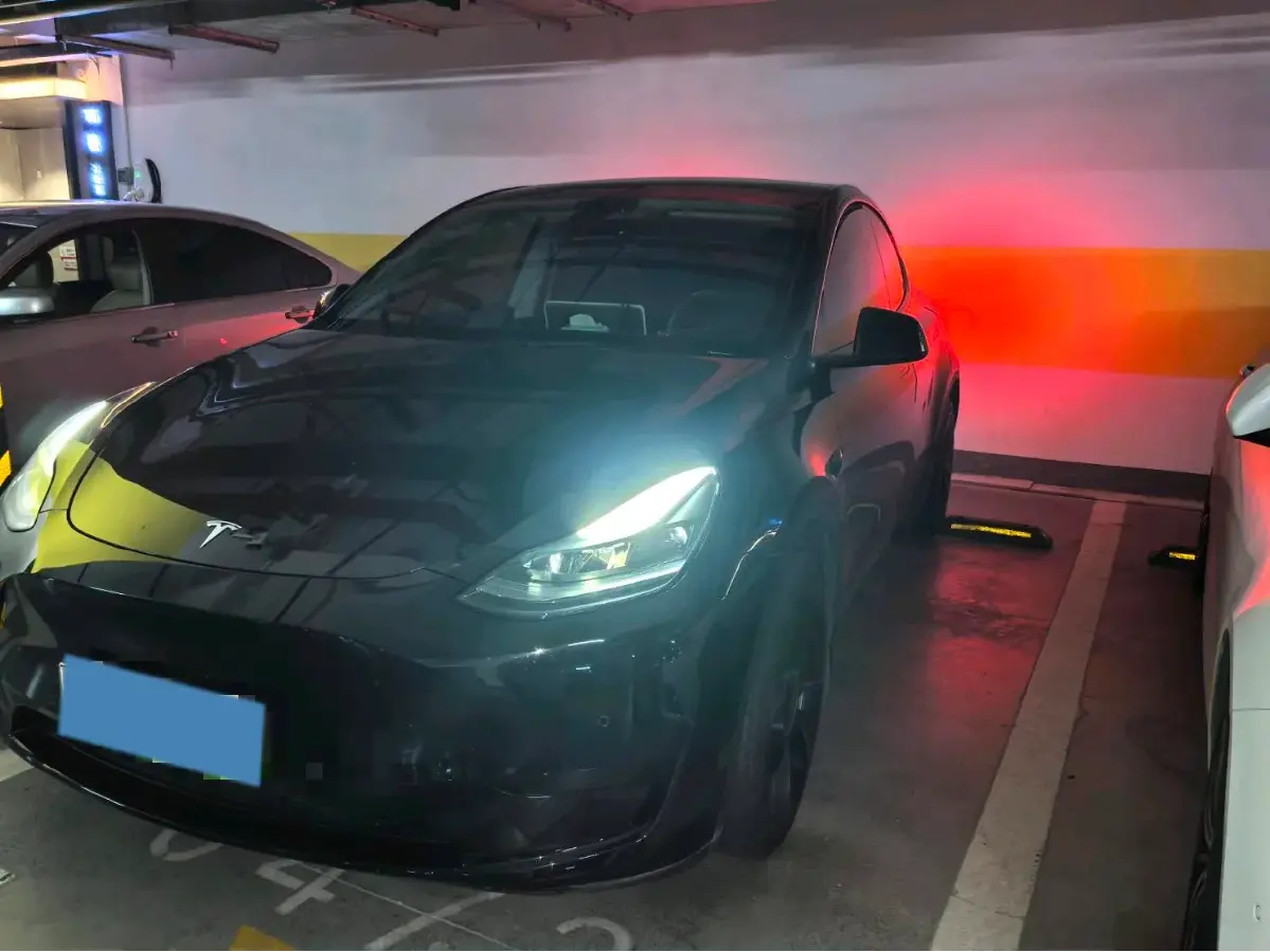 2022 Tesla Model Y BEV 60KWH