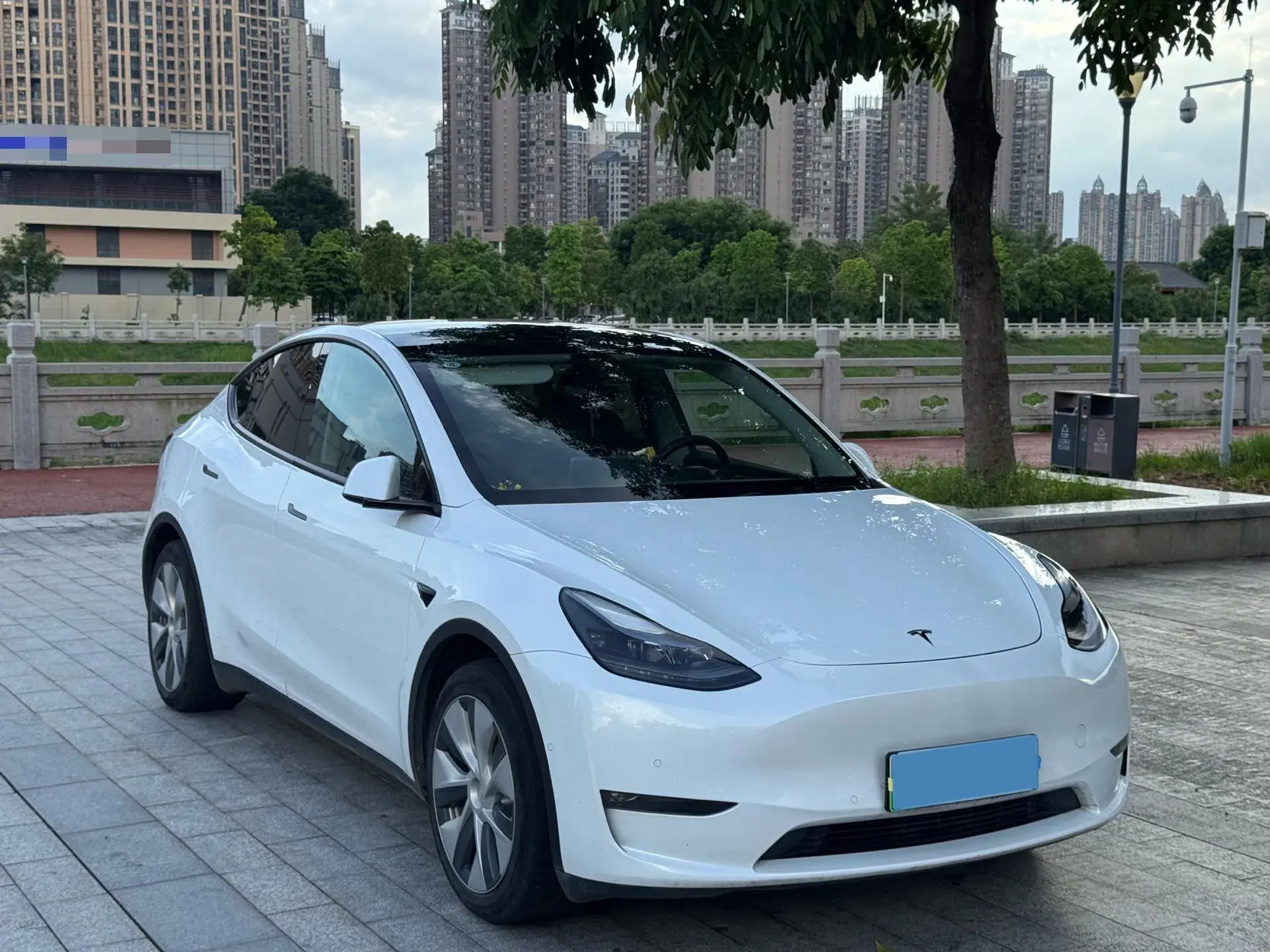 2022 TESLA MODEL thumbnail 3