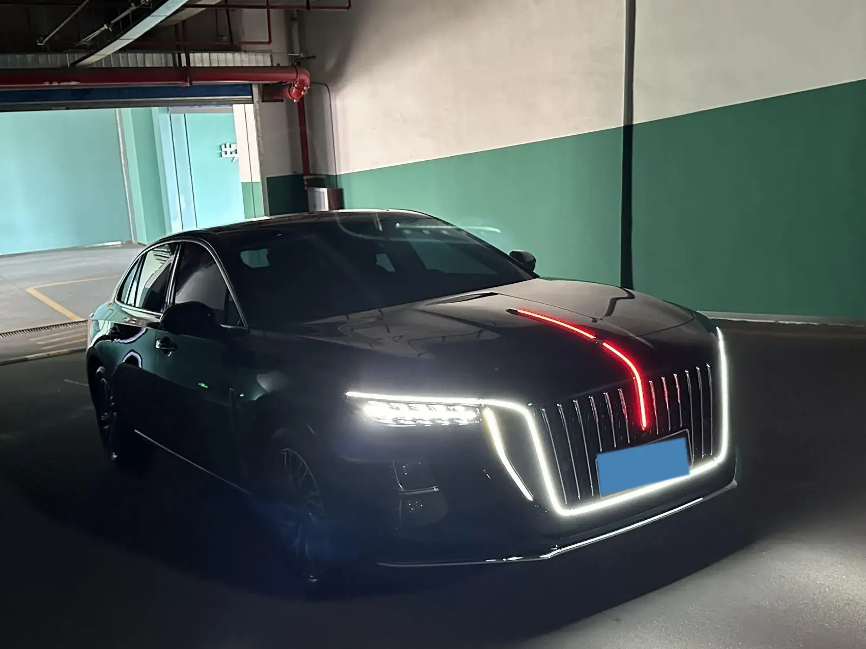 2024 HONGQI H5 thumbnail 3