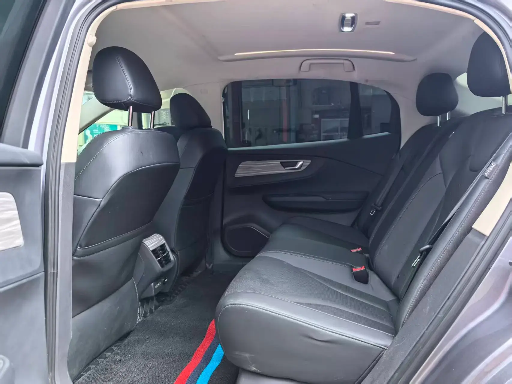 2024 HONGQI E-QM5 thumbnail 4