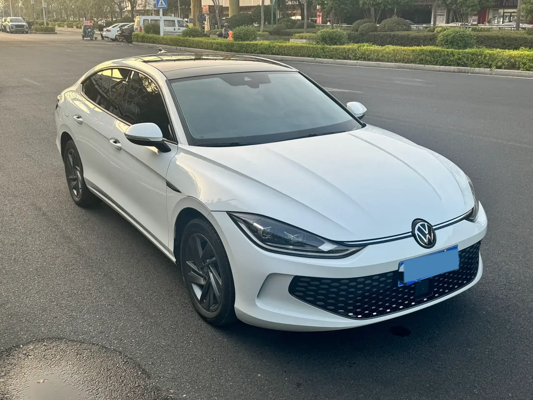 2024 VOLKSWAGEN LAMANDO thumbnail 3