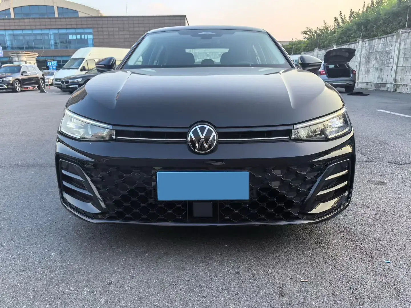 2025 VOLKSWAGEN PASSAT thumbnail 2