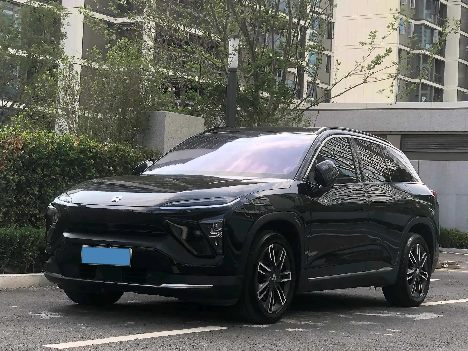 2019 NIO ES6 view 1
