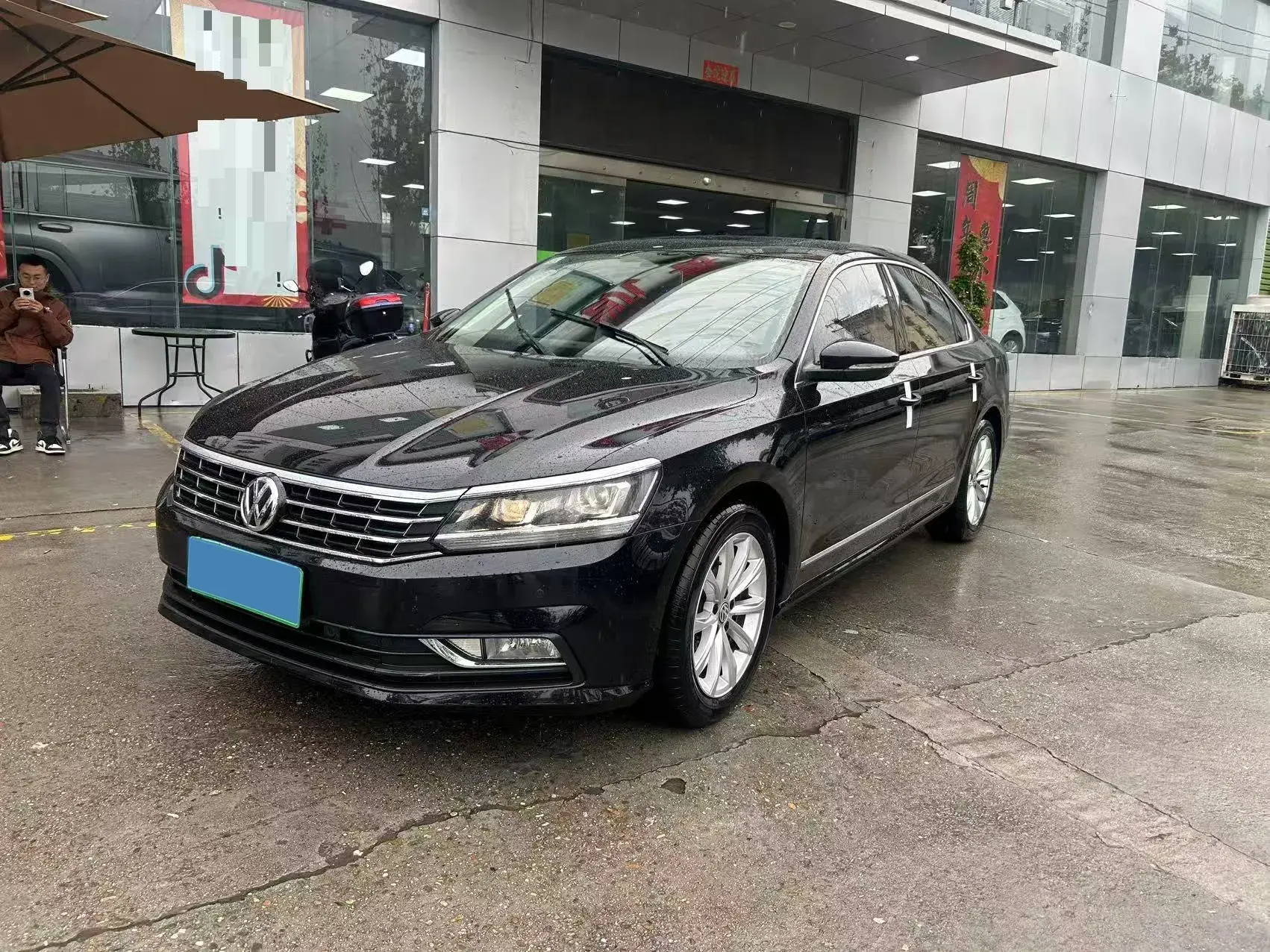 2017 VOLKSWAGEN PASSAT view 1