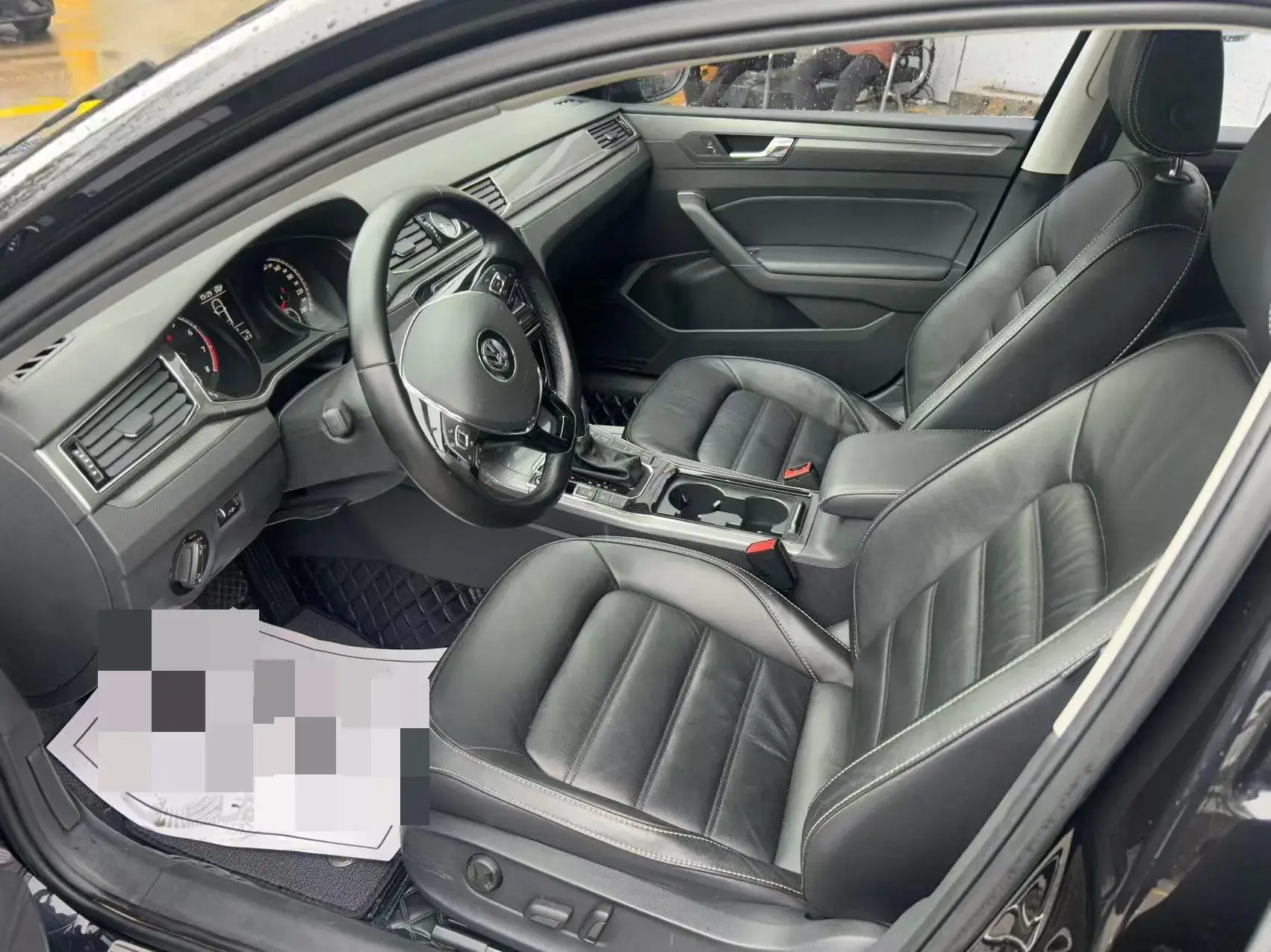 2017 VOLKSWAGEN PASSAT thumbnail 3